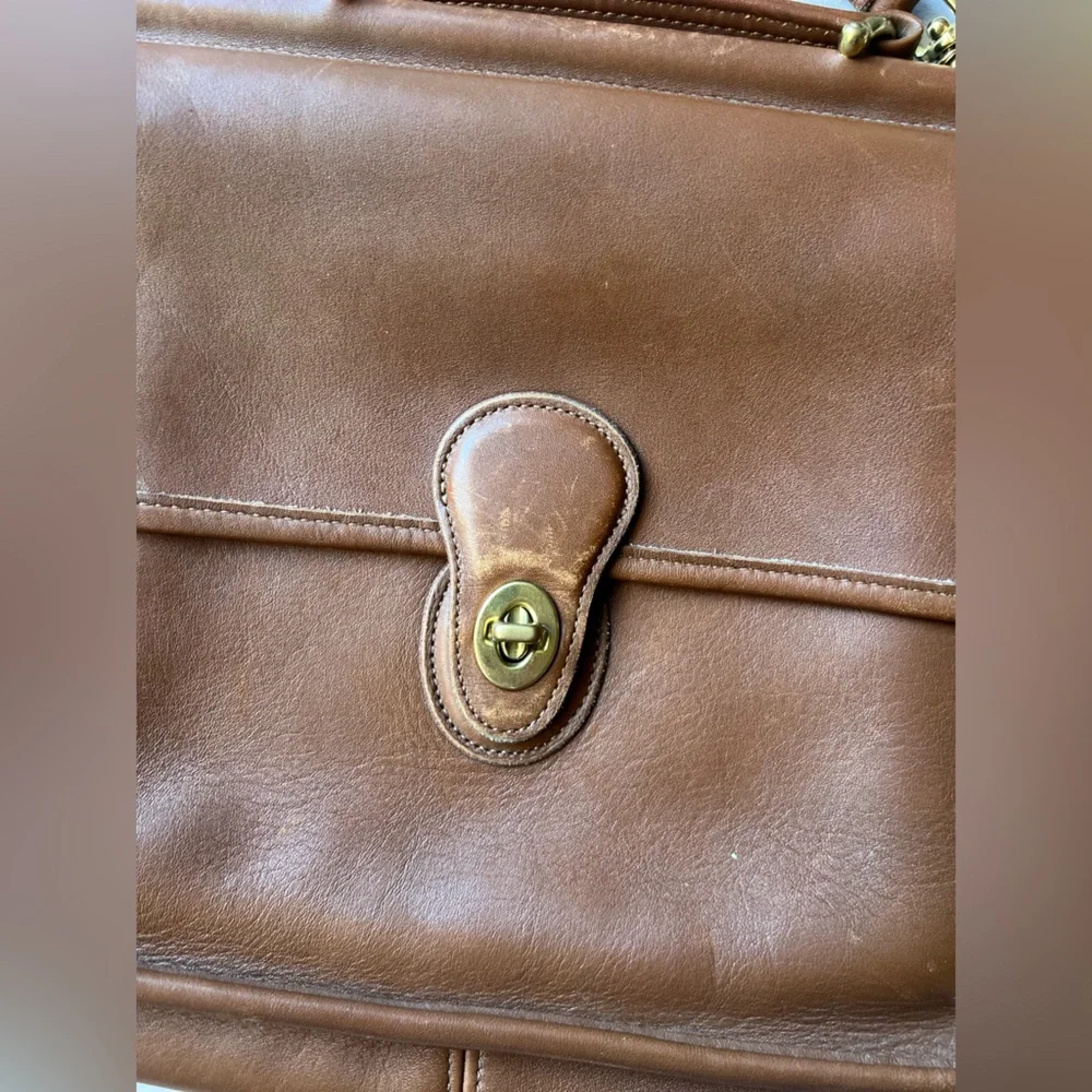 Vintage Coach Willis Crossbody Bag - Picture 3 of 9